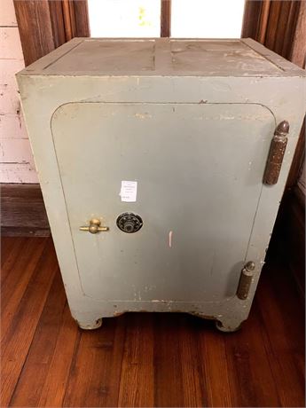 Large Federal Equip Co Fireproof Safe #1835574