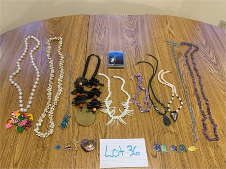 Costume Necklace and Pendant Lot 11 Necklaces and 9 Pendants