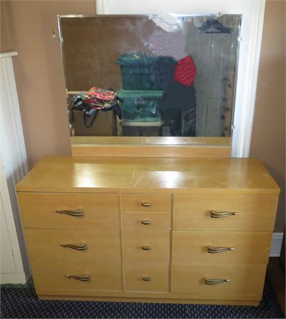 Blonde Dresser With Mirror