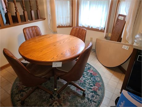 Oak Kitchen Table with Table Pad & 5 Chromecraft Chair on Castors