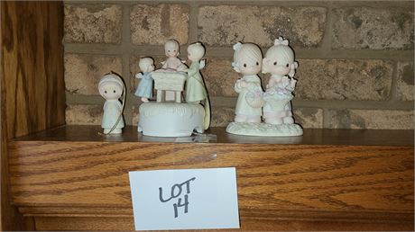 Precious Moments Figurine Lot: Forever Friend/Joy to the World Music Box & Fig