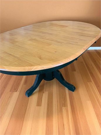 Oval Wood Pedestal Dining/Kitchen Table With Extension Leaf