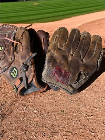 Vintage Baseball Gloves/Mitts - Wilson and Barry Larkin