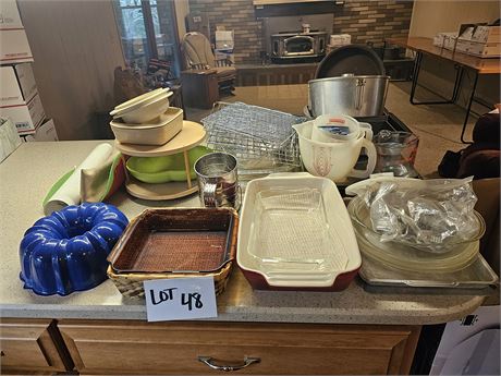 Mixed Baking Lot:Glass Cake Pans/Bunt/Bread Pans/Cookie Cutters & More