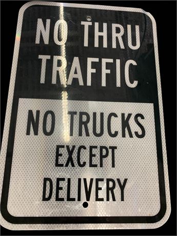Metal Wall Sign - No Thru Traffic in Black & White