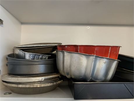 Baking Pan Shelf Cleanout Lot