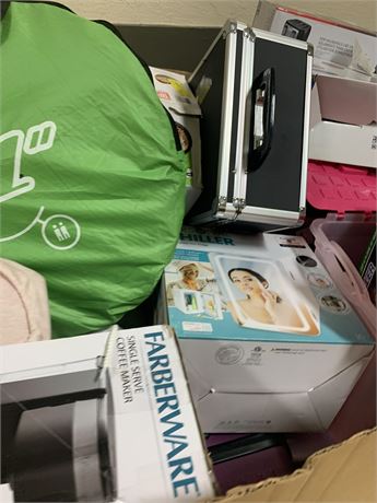SEE VIDEO Gaylord Pallet of Returns Beauty, Small Appliances & More (As-is)