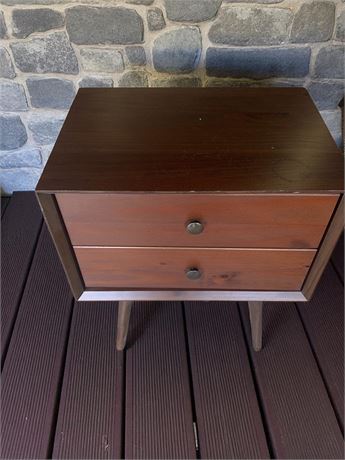 Walker Edison Furniture Company Nightstand/Bedside Table Model BR25MC2DWT