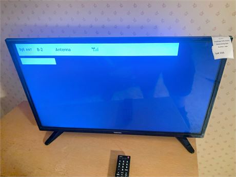 Toshiba TV W/Remote and Antenna