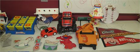 Mixed Lot: Toys, Kids Decor