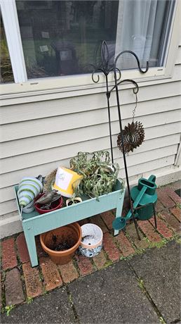 Metal Raised Planter Pots, Shepard Hooks & More