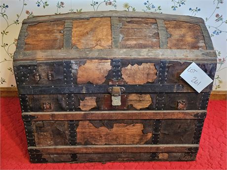 Antique Humpback Trunk - Date : May 1854