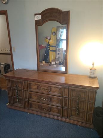 Bedroom Dresser & Mirror