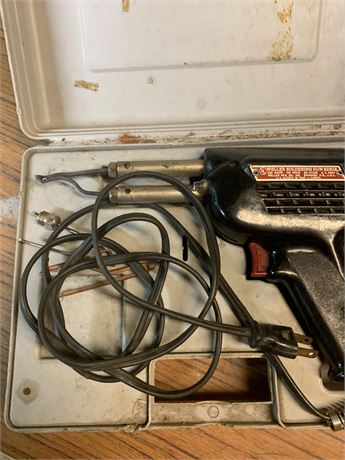 Weller 120V Soldering Gun Model 825OA In Carrying Case