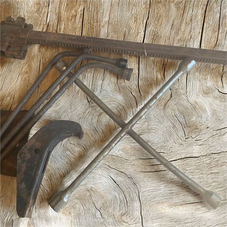 4-Way Lug Wrench & Bumper Jack Lot