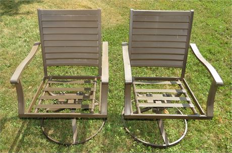 2 Outdoor Swivel Chairs