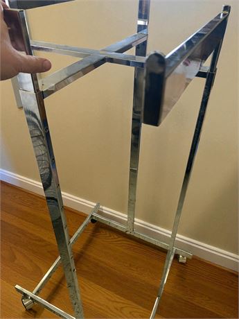 Rolling Chrome Metal Clothing Display Rack