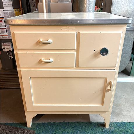 1940's Hoosier Kitchen Pantry Cabinet - 27 x 22 x 32.5"T