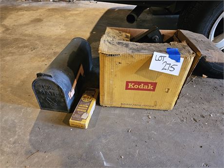 Kodak Projector / Plastic Mailbox & Bed Kit