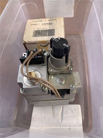 Gas Valve Lot and Reznor Transformer Part 103054