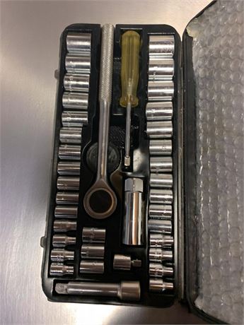 40 Piece Socket Tool Set - 1/4" - 3/8"