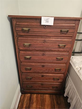 Antique Victorian Chest of Drawers