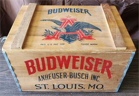 Anheuser-Busch Budweiser Wood Beer Crate w/Hinged Lid