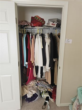 Ladies Closet Cleanout Mixed Seasons Sz Petite 4 & Small Maker & Style Vary