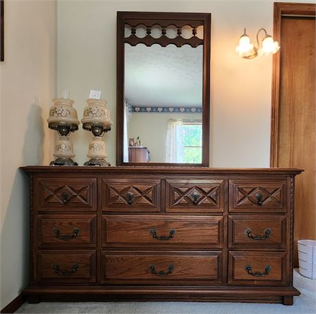 Young-Hinkle Dresser W/Mirror