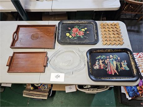 Mixed Tray Lot: Wood / Glass Fish & Tole Metal Trays