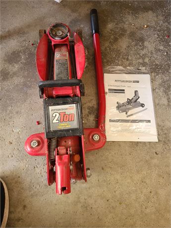 Pittsburgh 2-Ton Compact Trolley Jack