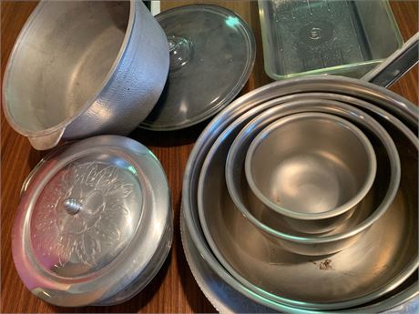 Everlast Hand Forged Hammered Aluminum Casserole Dish & More