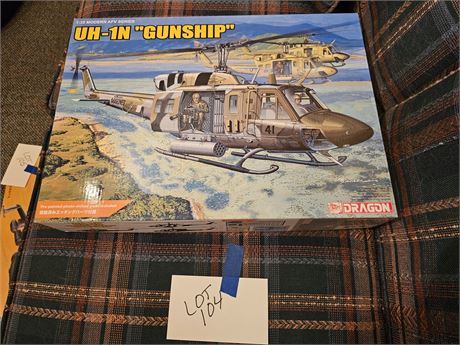 Dragon UH-1N Gunship 1:35 Scale Model:3540