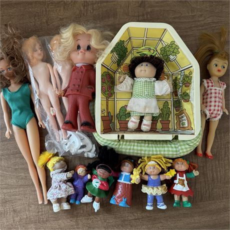 Assorted Vintage Novelty, Replica Dolls & CPK Figurines