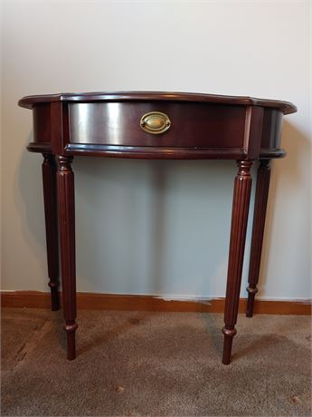 Beautiful Mahogany Accent Table