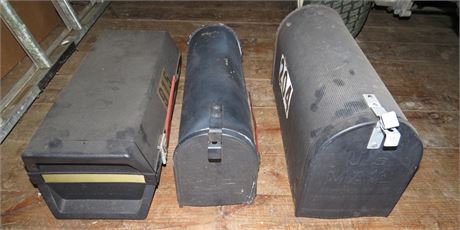 3 Mailboxes