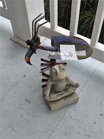 Yard Art Metal Bird & Concrete Frog