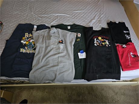 Looney Tunes Lot : T-Shirts & Sweat Shirts