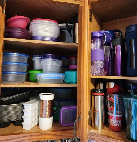 Plastics & Mugs/Cups Lot