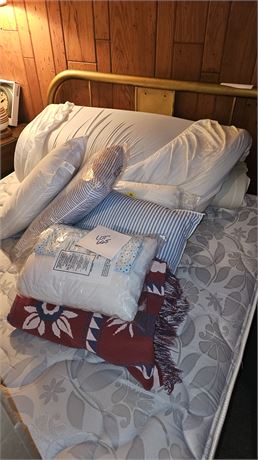 Full Size Mattress Pad, Pillows & More