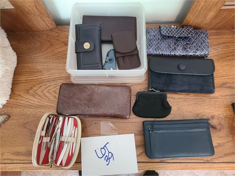 Mixed Wallet Lot: Mens Brown Leather & Ladies Mixed Wallets