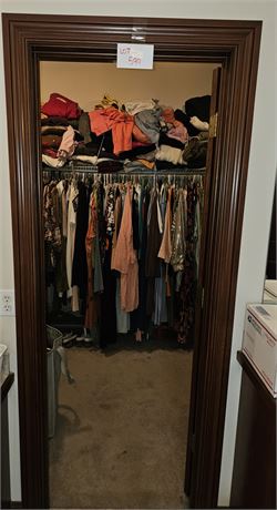 Massive Ladies Closet Cleanout - All Seasons, Dresses, Pants, Shorts, Tops, Shoe