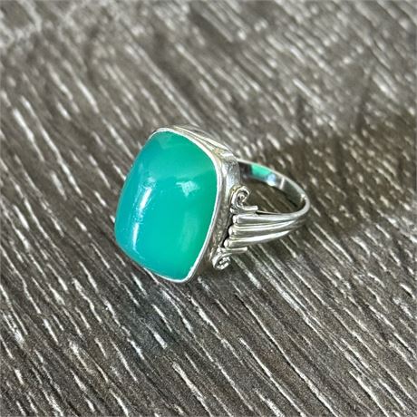 Sterling Silver 925 Large Chrysoprase Cabochon Ring - 7.3 Grams