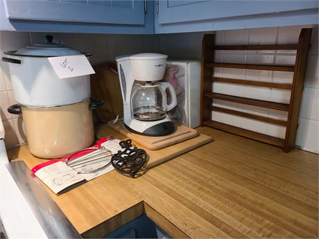 Mixed Kitchen Lot: White Enamel Pot / Mr.Coffee Coffee Maker / Wilton Cake Stand