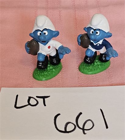 Vintage Original Peyo PVC 1980 Football Smurfs