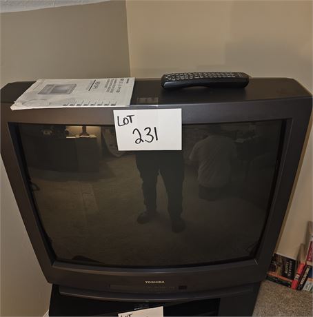 Toshiba 32" Color TV With Universal Remote