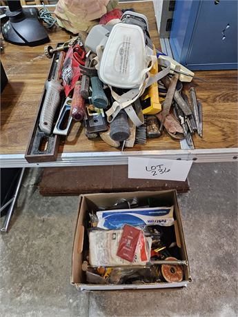 Mixed Tool Lot: Hammers / Levels / Clamps / Files & Much More