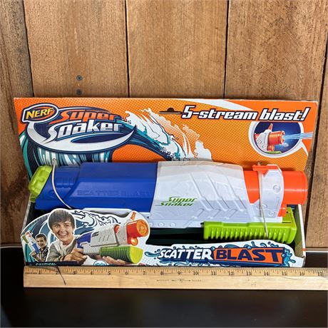 Super Soaker Scatter Blast Squirt Gun