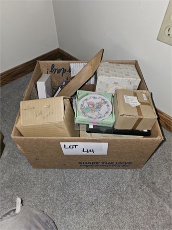 Mixed Decor Lot- Precious Moments, Art, Figurines & More