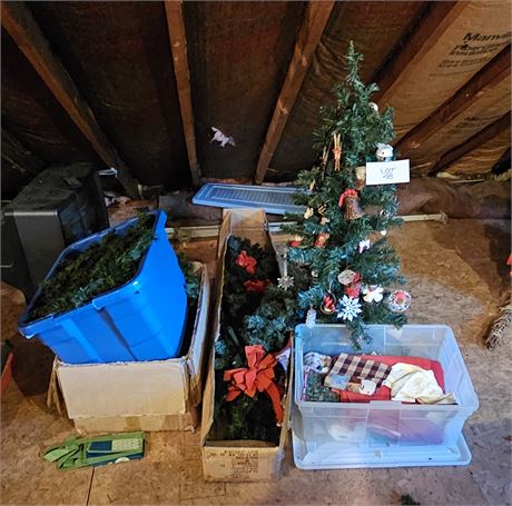 Mixed Christmas 4ft Decorated Tree, Linens, Garland & More